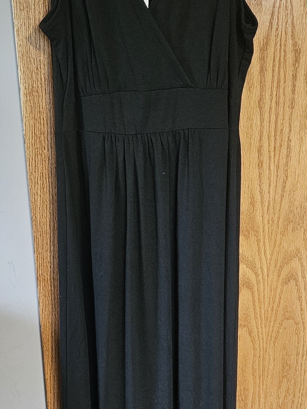 Classic Black V-Neck Sleeveless Maxi Dress